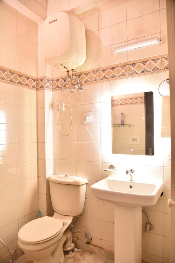 Jay Ally - Boutique Hotel New Delhi Bagian luar foto